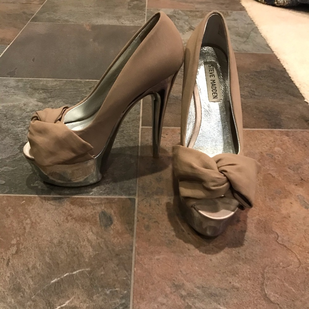Taupe heels